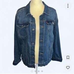 Levi's women's denim jacket Size XL